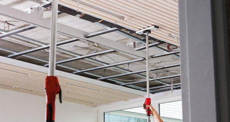 Plaque d'appui pour support de plafond et de montage 