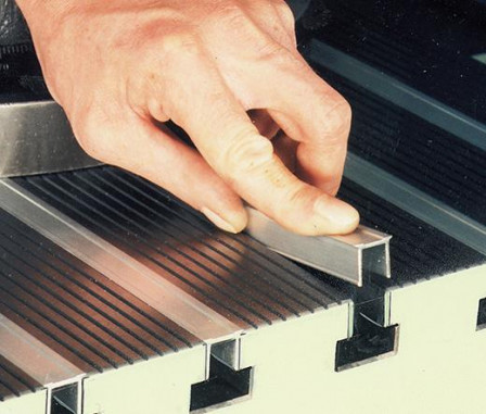 Cache-rainures rainure T 18x1000mm 