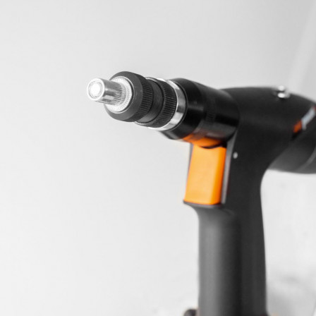 Riveteuse à écrous aveugles airPower 4 course 7 / 18,7 kN 