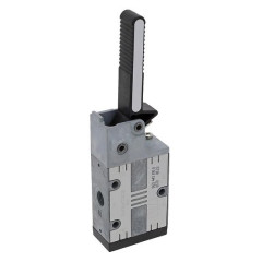 A COMMANDE MECANIQUE ET MANUELLE